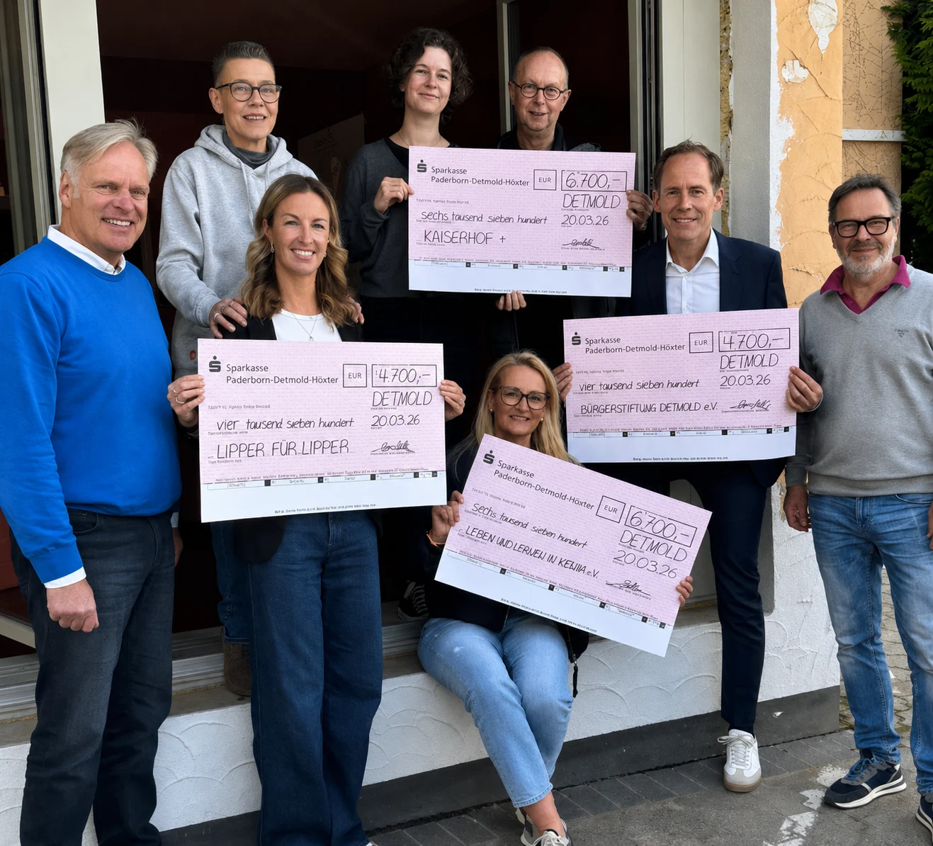 Übergabe der Spendenschecks des Lions-Club Detmold-Residenz an vier geförderte Projekte