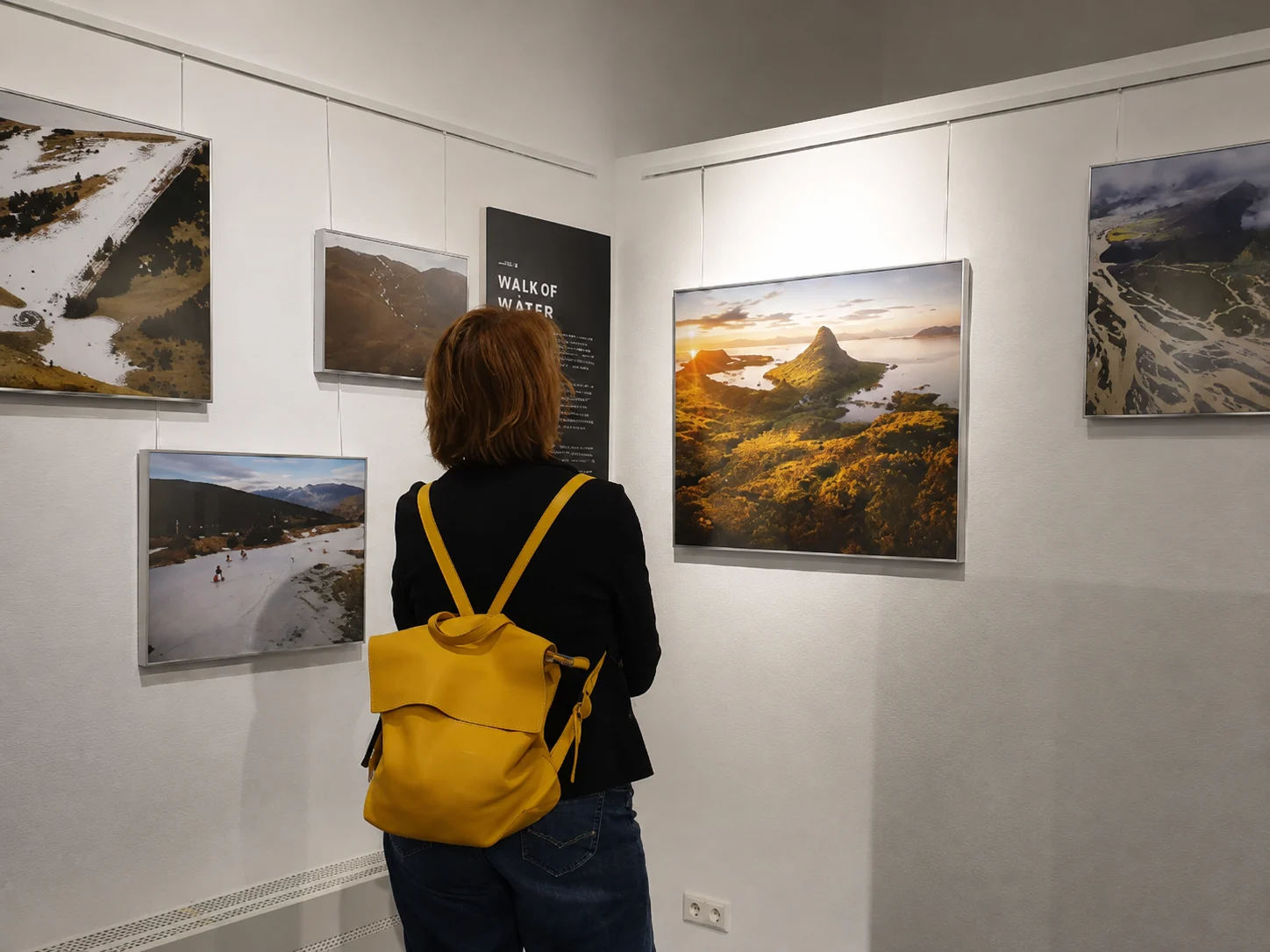 Eindrücke aus der internationalen Ausstellung WALK OF WATER — mehr als 100 Fotografien aus 28 Positionen.
